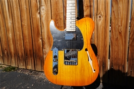 G&L USA ASAT Classic  Bluesboy Semi-Hollow Honeyburst   Left Handed 6-String Electric Guitar 2022