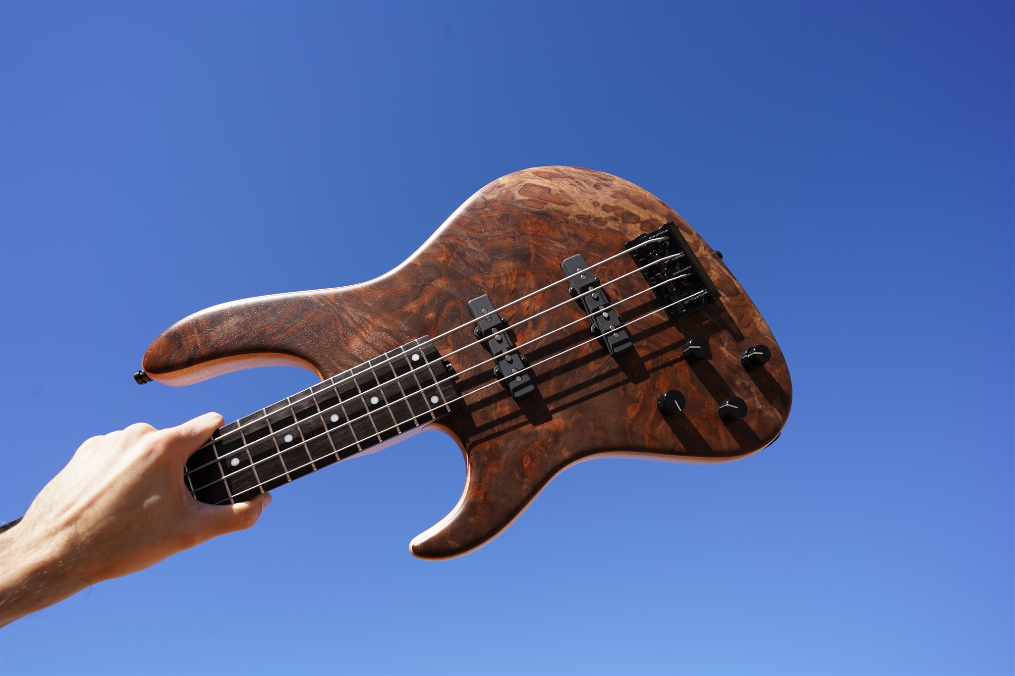 Låse ankomst filter Sadowsky MetroLine Special Edition Modern 24 Walnut Top Left Handed  4-String Electric Bass Guitar