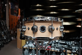 DW USA Collectors series SUPER SOLID Natural Satin Oil finish 5.5" x 14" Maple Snare Drum