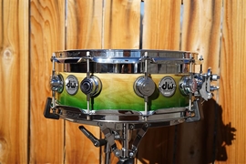 DW USA Collectors Top Edge Exotic - Natural/Regal Green Fade Maple/Mahogany - 5x14 Snare Drum 