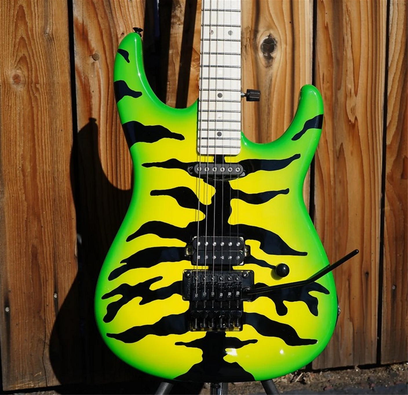 G&L USA CUSTOM SHOP Icon Inspired/Alternative Reality Invader Dragon Burst Tiger Stripe 6-String Electric Guitar