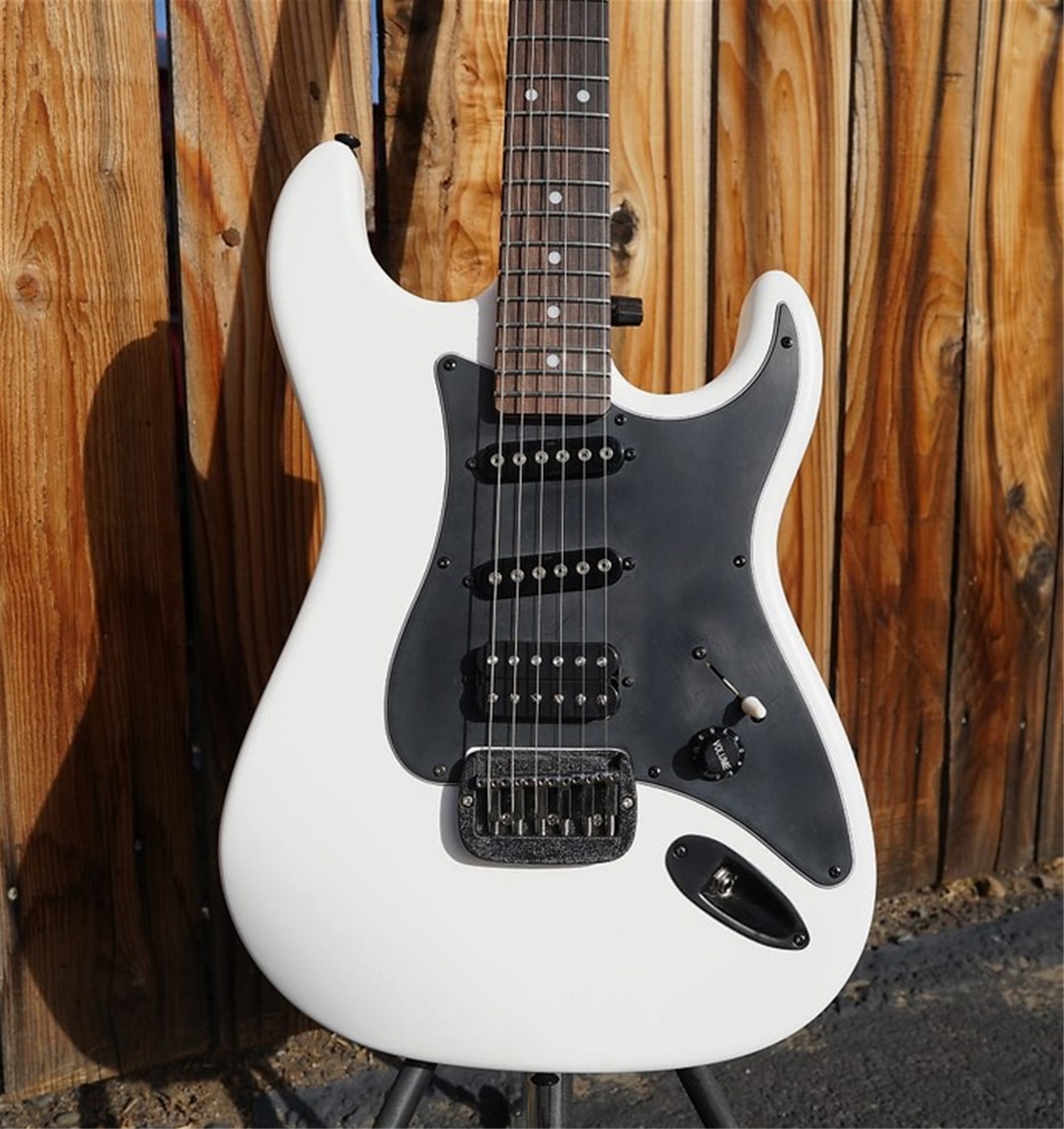 G&L USA CUSTOM SHOP Alternative Reality Legacy HSS Alpine White Satin Frost 6-String  Electric Guitar
