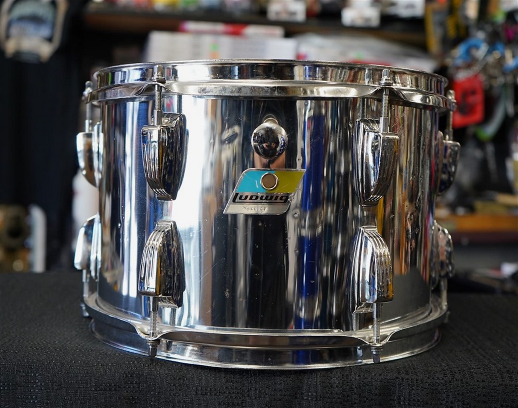USED - Ludwig USA Classic Series Chrome Over Wood 12" Tom w/ Blue & Olive Pointy Badge | 8x12"