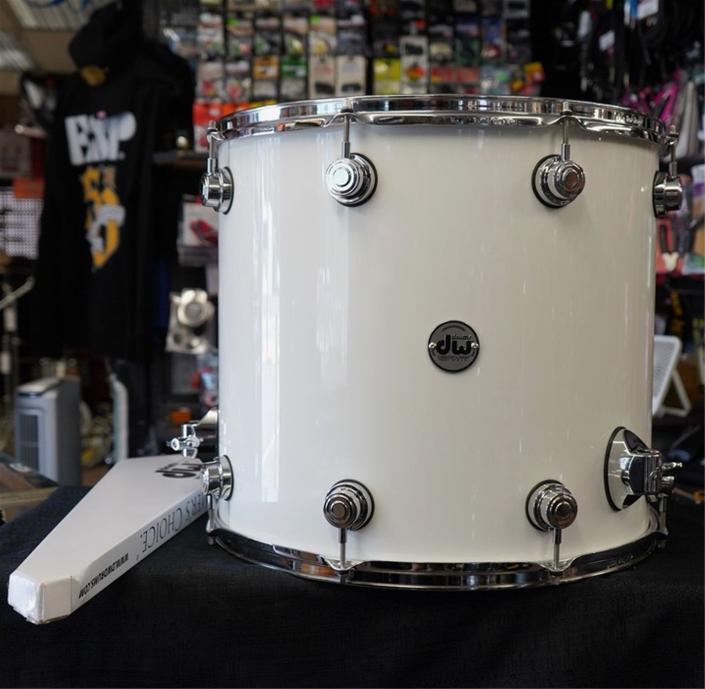 DW USA Collectors Series 16x18" Pure Maple SSC Shell With Ring's 18'' Floor Tom w/ Legs - Piano White Lacquer
