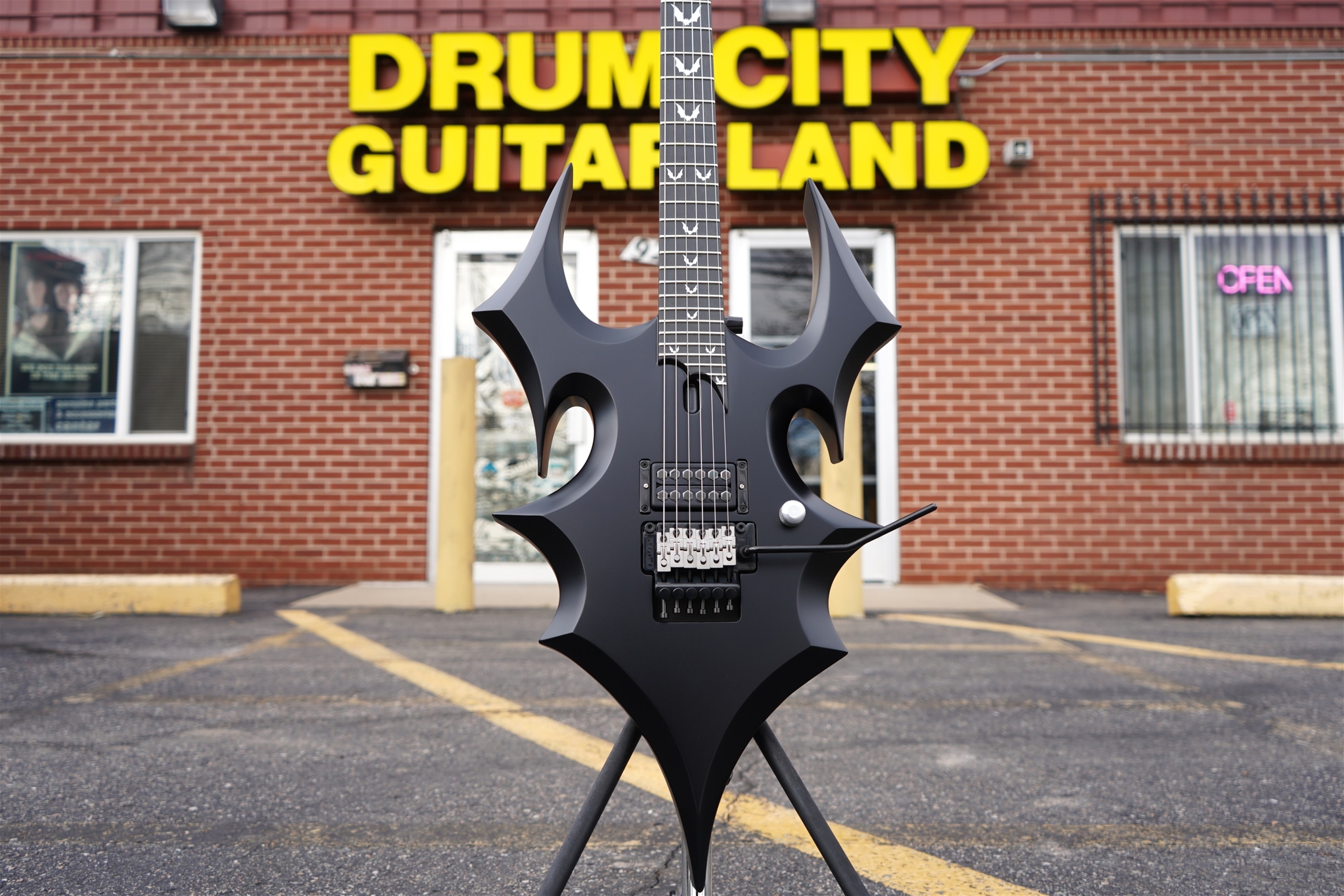 Dean USA DOYLE WOLFGANG VON FRANKENSTEIN SIGNATURE ANNIHILATOR w/ Hardshell Case (2026)