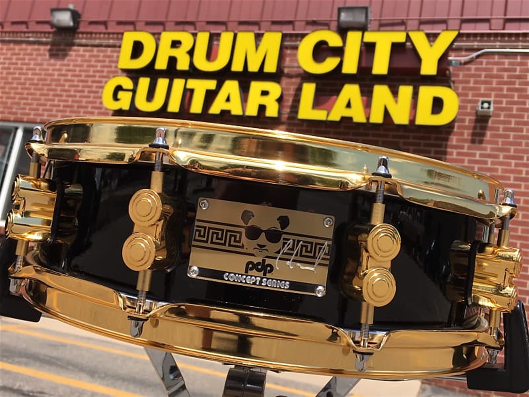 PDP Eric Hernandez (Bruno Mars) Signature Snare Drum 4x14" Maple Snare Glossy Black Maple Shell