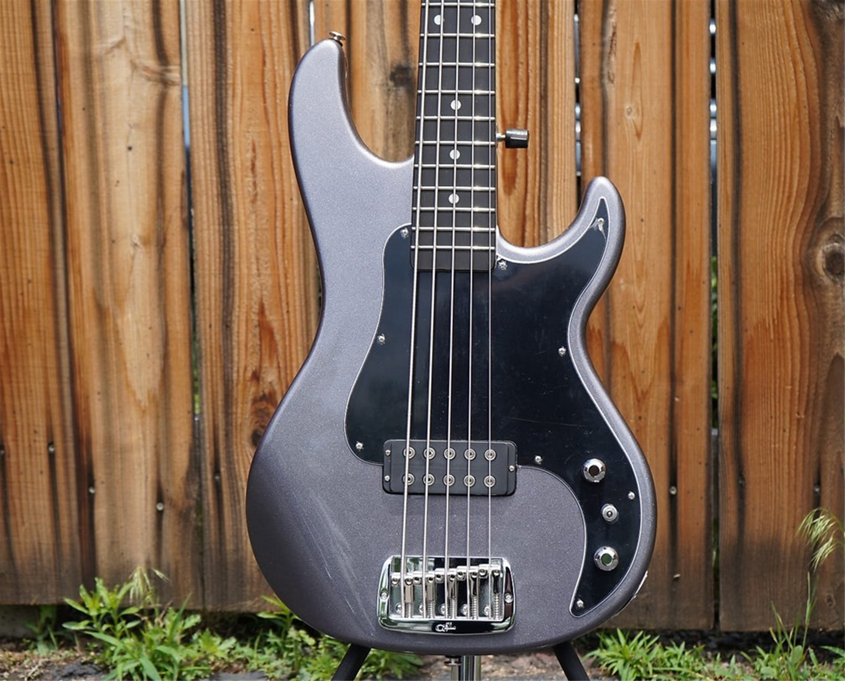G&L USA Fullerton Deluxe  Kiloton 5 Graphite Metallic    5-String Electric Bass Guitar 2025