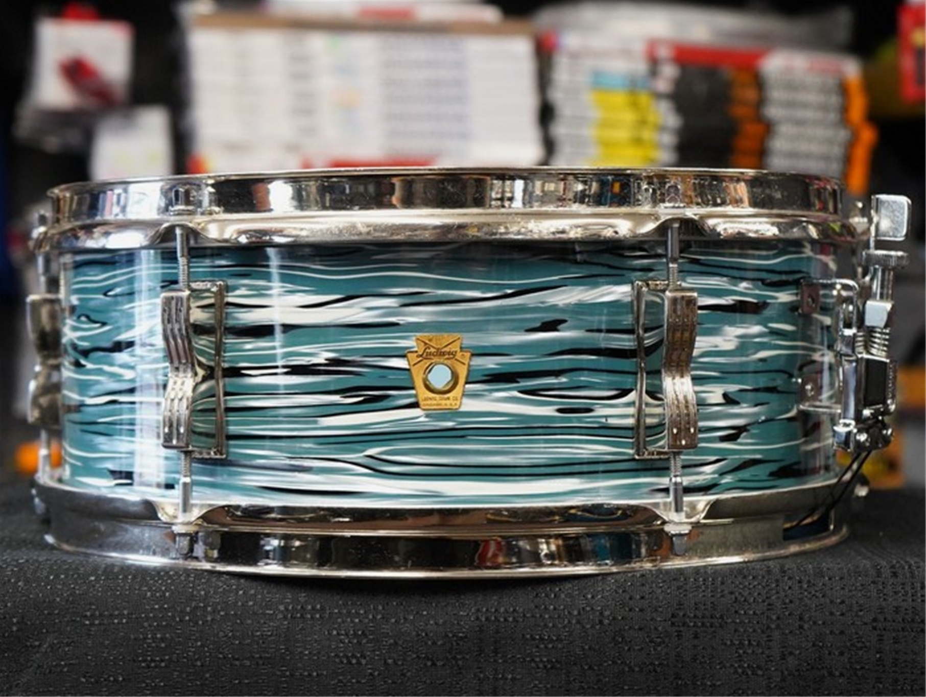 Vintage 1960s Ludwig USA Pioneer 5.5x14" Maple/Mahogany Snare Drum w/ Keystone Badge - Bowling Ball Blue Oyster Pearl