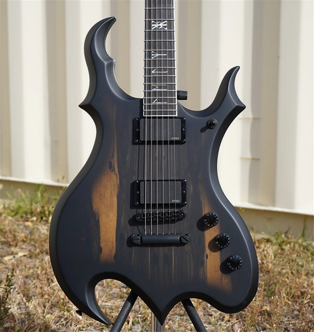 Wylde Audio  Wrathmaker Pale Moon Ebony with Black Burst 6-String Electric Guitar 2025