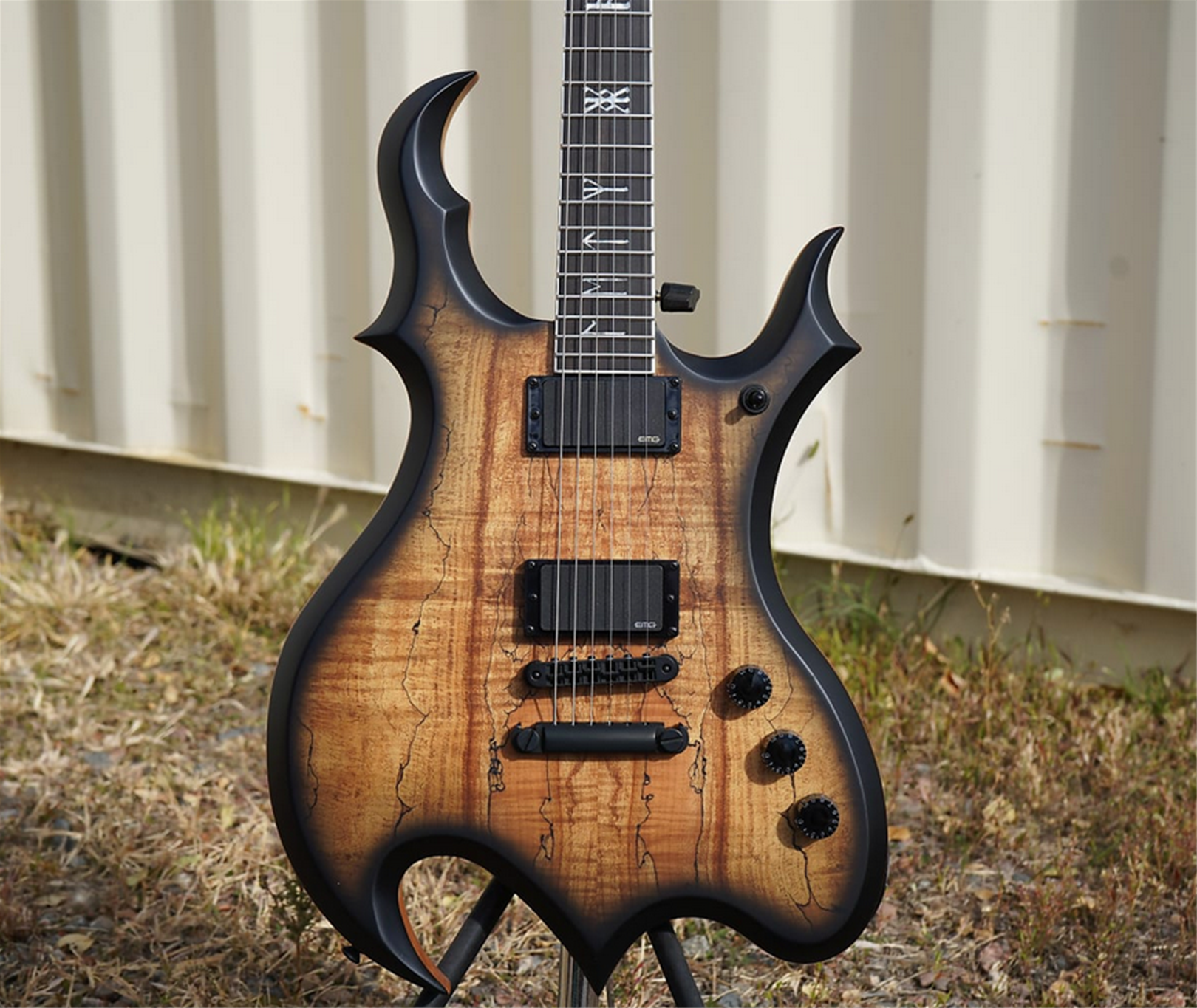 Wylde Audio Wrathmaker Spalted Maple with Black Burst  6-String Electric Guitar 2025